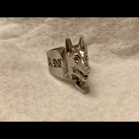 Hard Jewelry Hellhound Ring - Picture 1 of 3